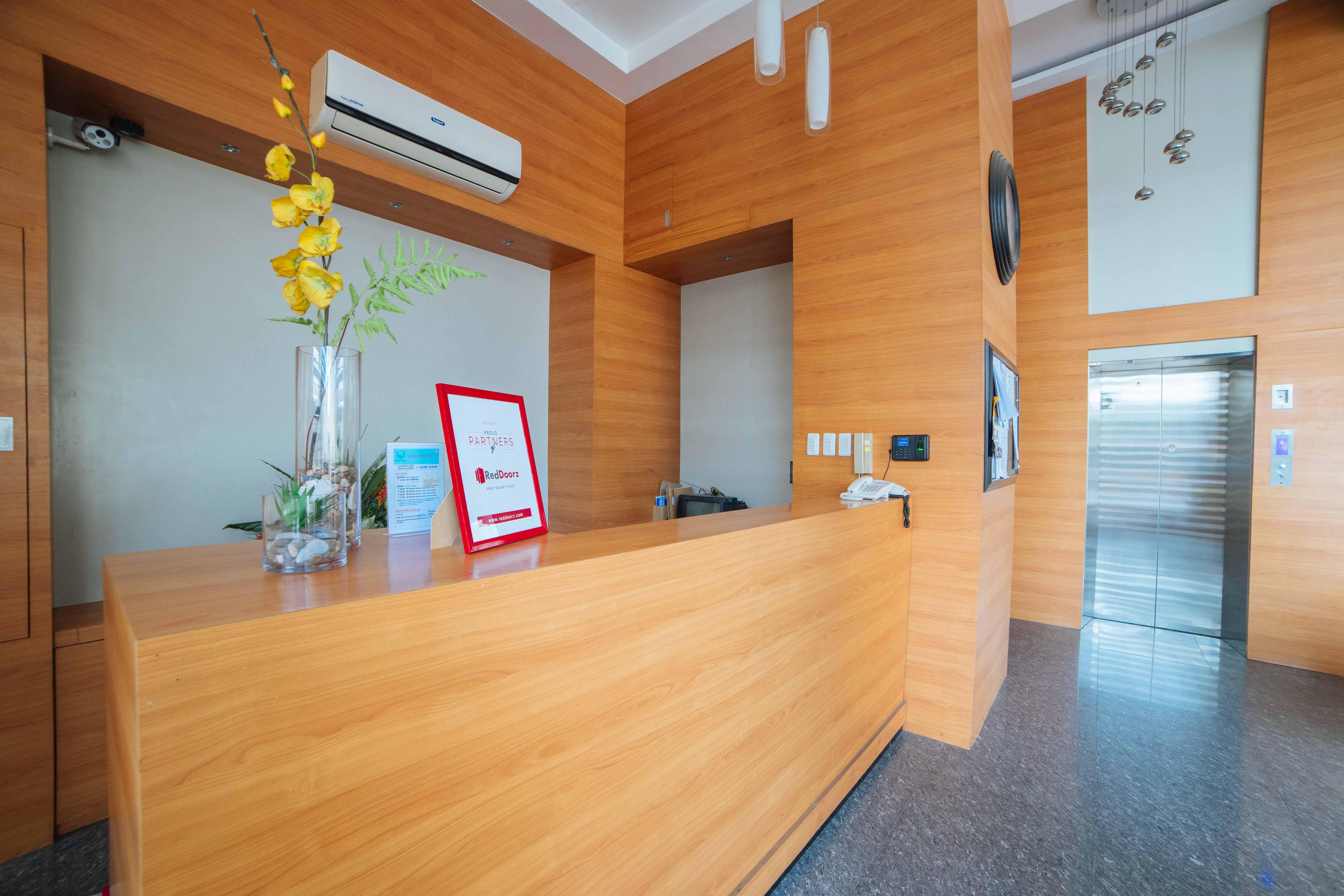 Reddoorz Plus @ Roxas Street Davao Exterior foto