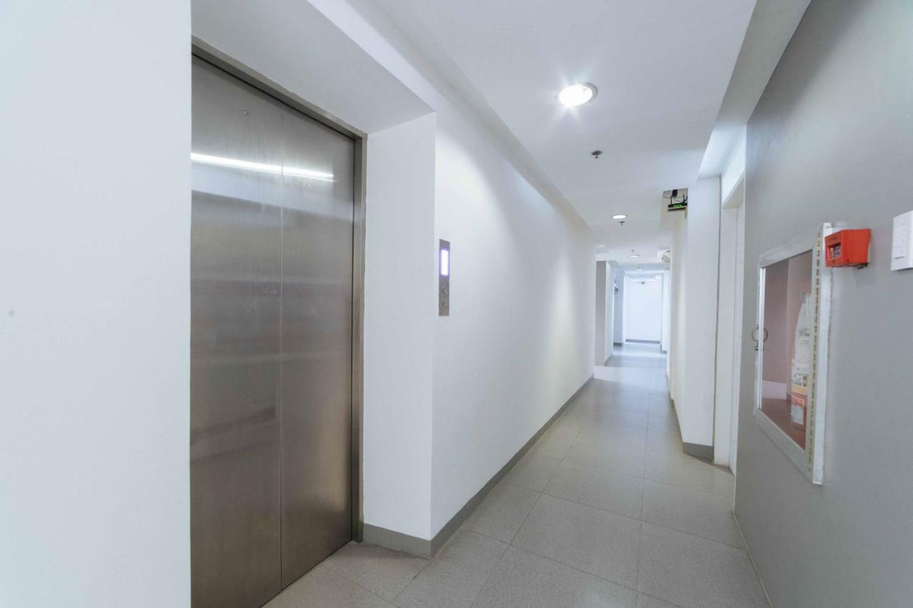 Reddoorz Plus @ Roxas Street Davao Exterior foto