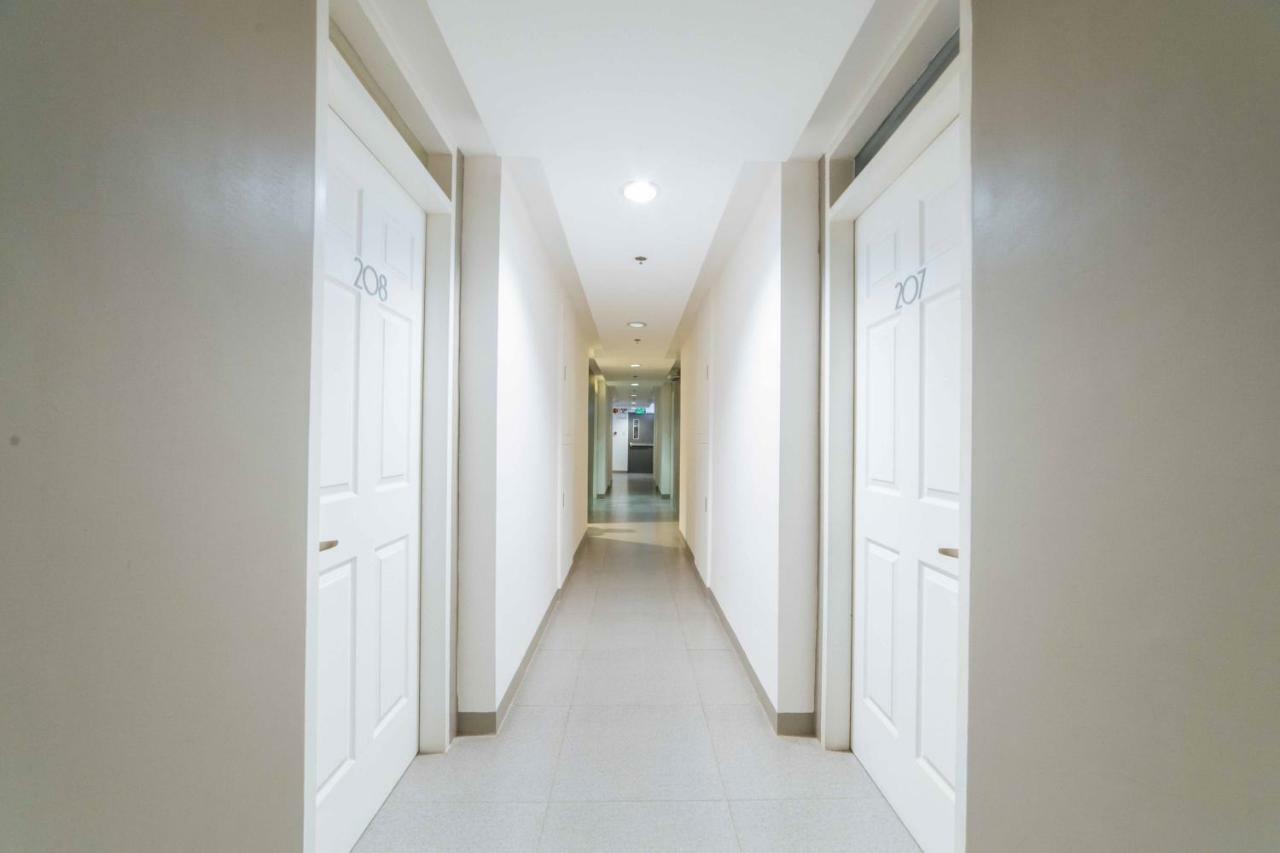 Reddoorz Plus @ Roxas Street Davao Exterior foto