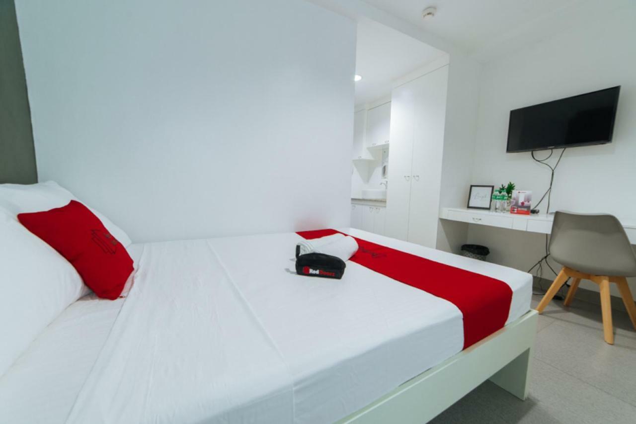 Reddoorz Plus @ Roxas Street Davao Exterior foto