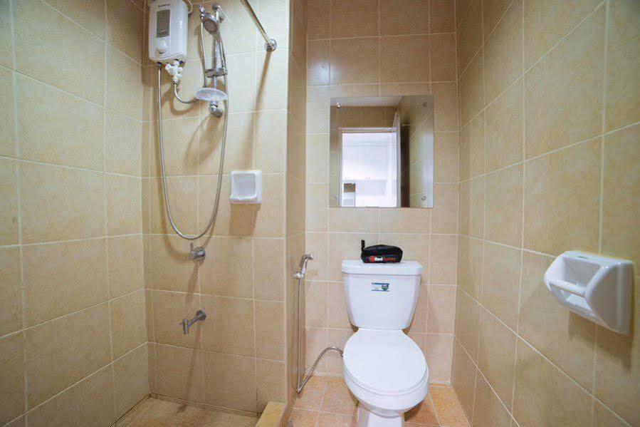 Reddoorz Plus @ Roxas Street Davao Exterior foto